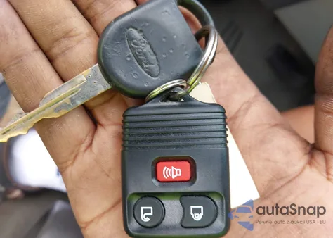 2005 Ford F-150 Lariat/Xl/Xlt from USA, damaged, VIN 1FTPX12505NB32159